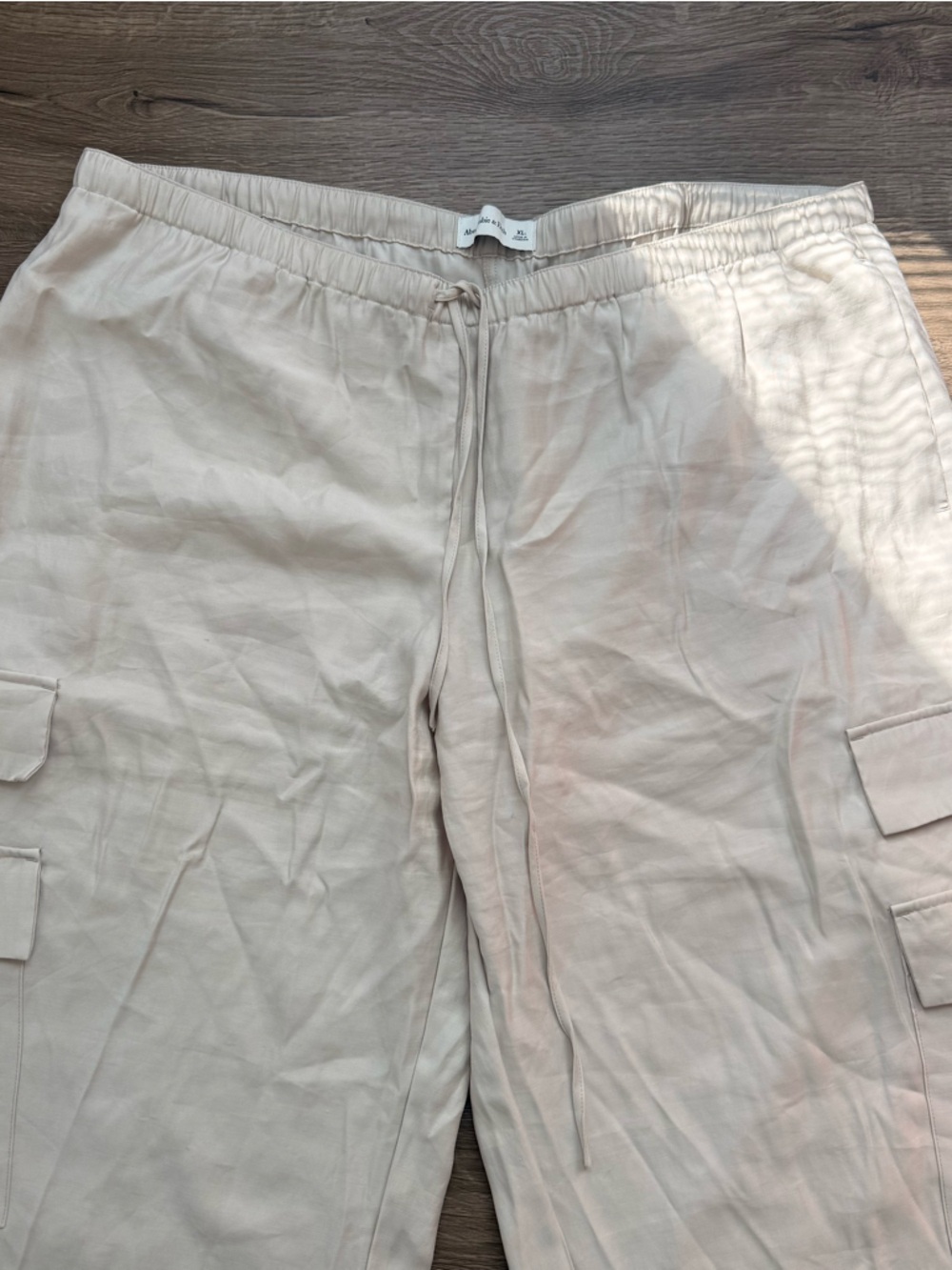 Abercrombie & Fitch Cream Wide Leg Cargo Pants - Picture 2 of 5